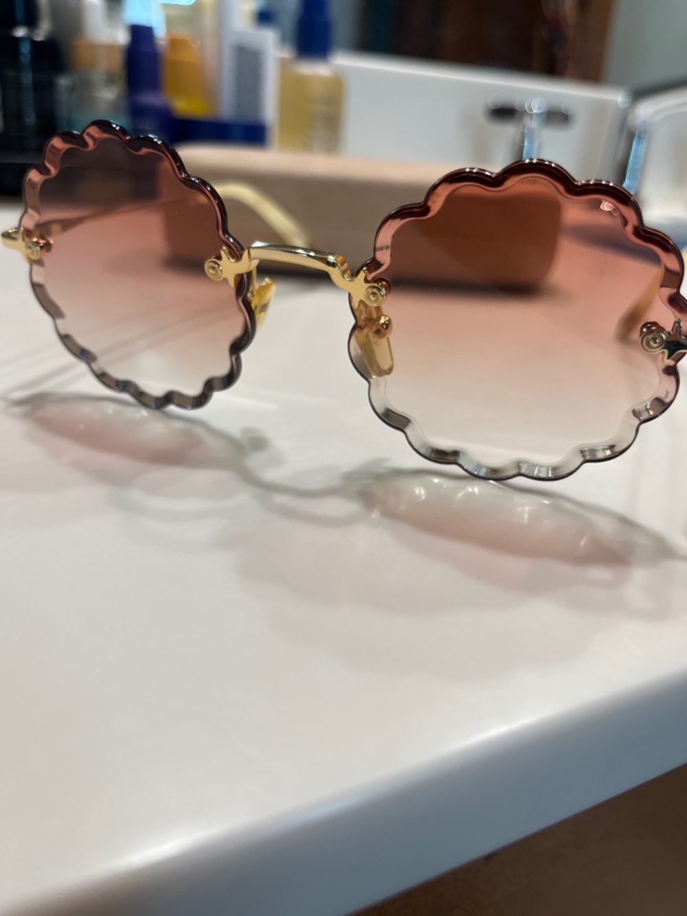 Chloé Pink Gradient Scalloped Round Sunglasses - Picture 2 of 4